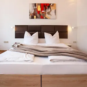 Relax & Hotel